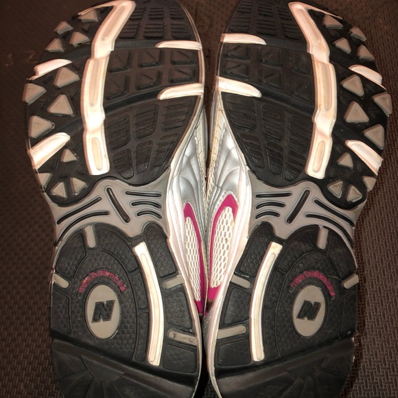 New Balance hot pink running sneakers - Picture 4 of 5